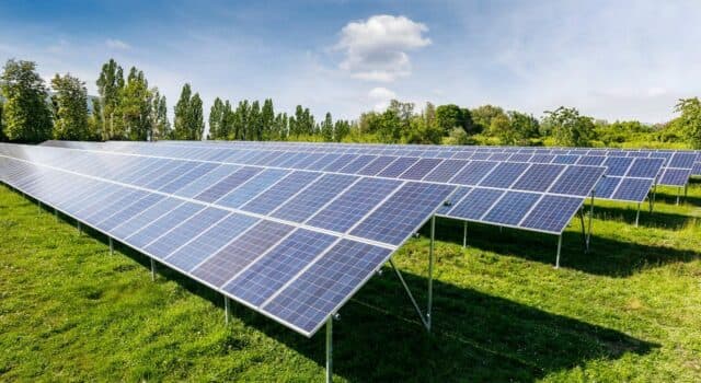 Solarenergiespeicherlösungen: Integration von Batterien in Photovoltaiksysteme