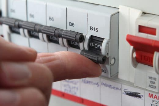 Gesetzliche Vorschriften und Strafen bei Verstößen gegen die DGUV V3 Prüfung