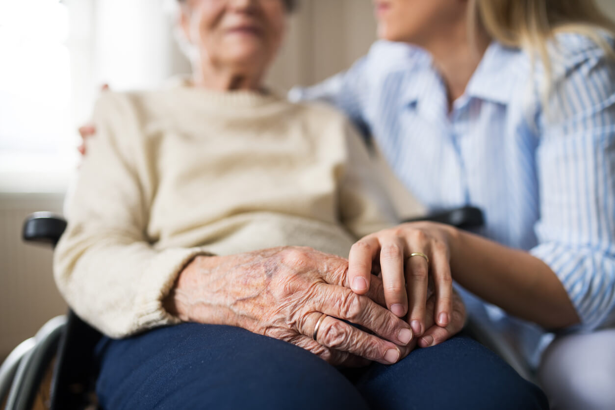 24 Stunden Pflege: Pflege daheim für ein unabhängiges Leben im Alter